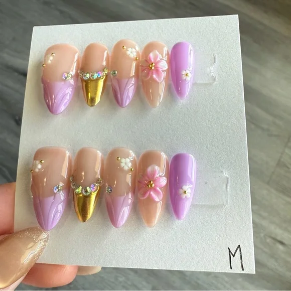 Handmade Pink & Gold Floral Press-On Nail Set - Picture 3 of 4